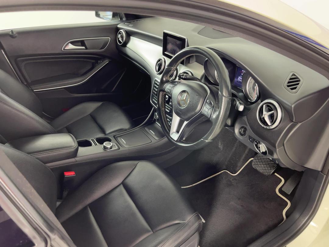 Photo '16' of Mercedes-Benz CLA
