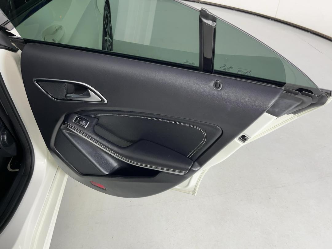 Photo '19' of Mercedes-Benz CLA