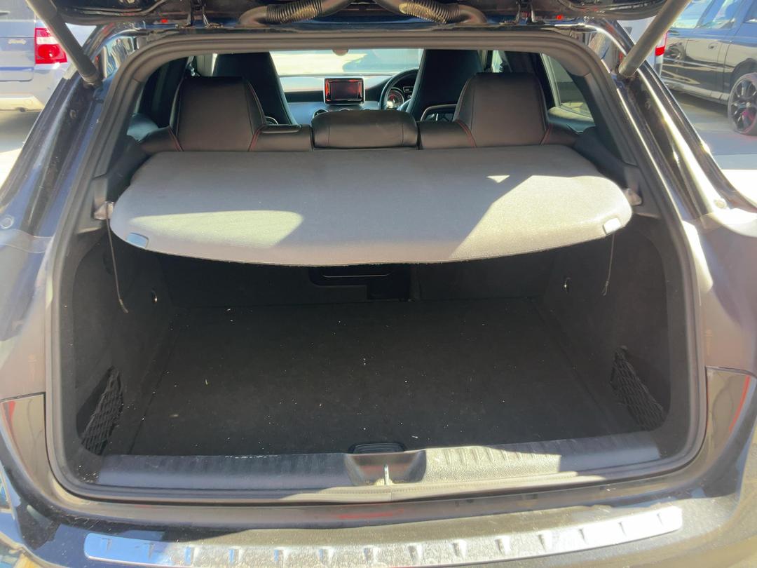 Photo '18' of Mercedes-Benz GLA 200 CDI Photo '18' of Mercedes-Benz GLA 200 CDI