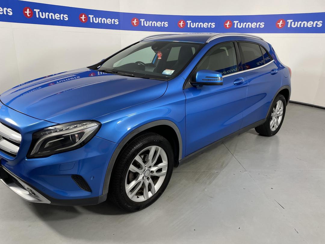 Photo '4' of Mercedes-Benz GLA180