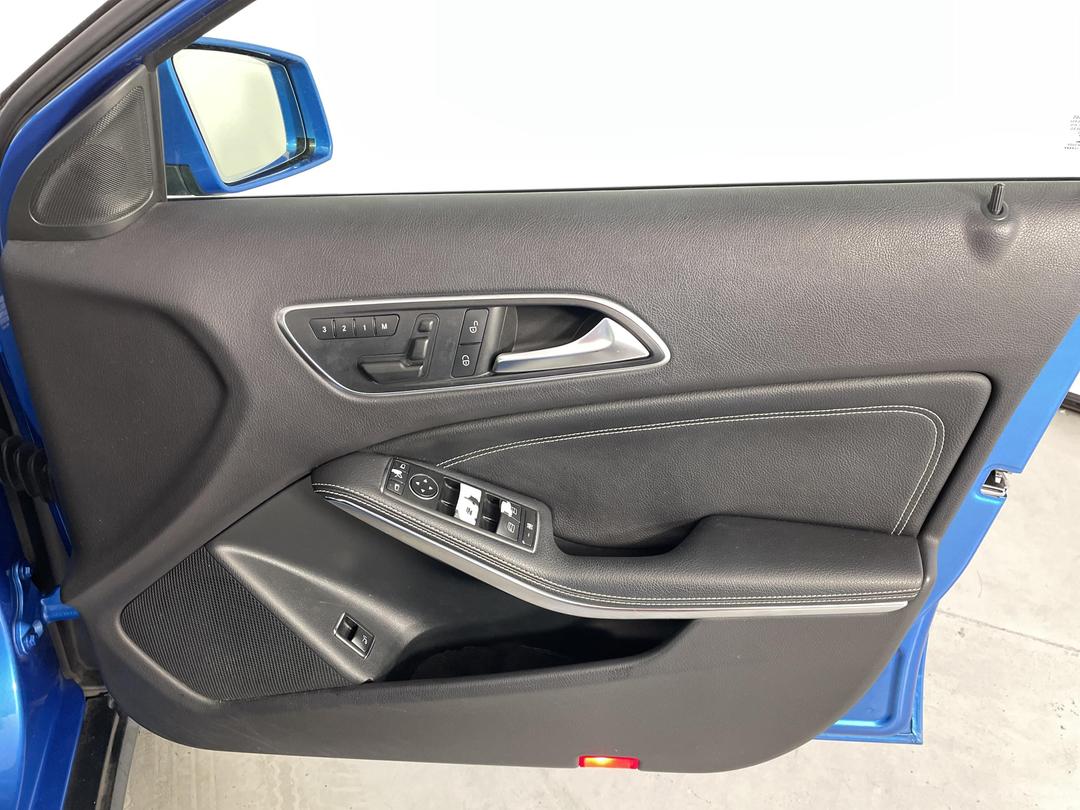 Photo '15' of Mercedes-Benz GLA180