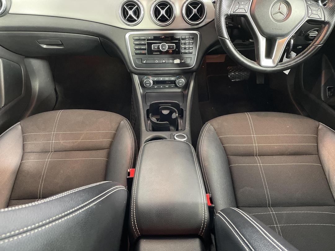 Photo '18' of Mercedes-Benz GLA180