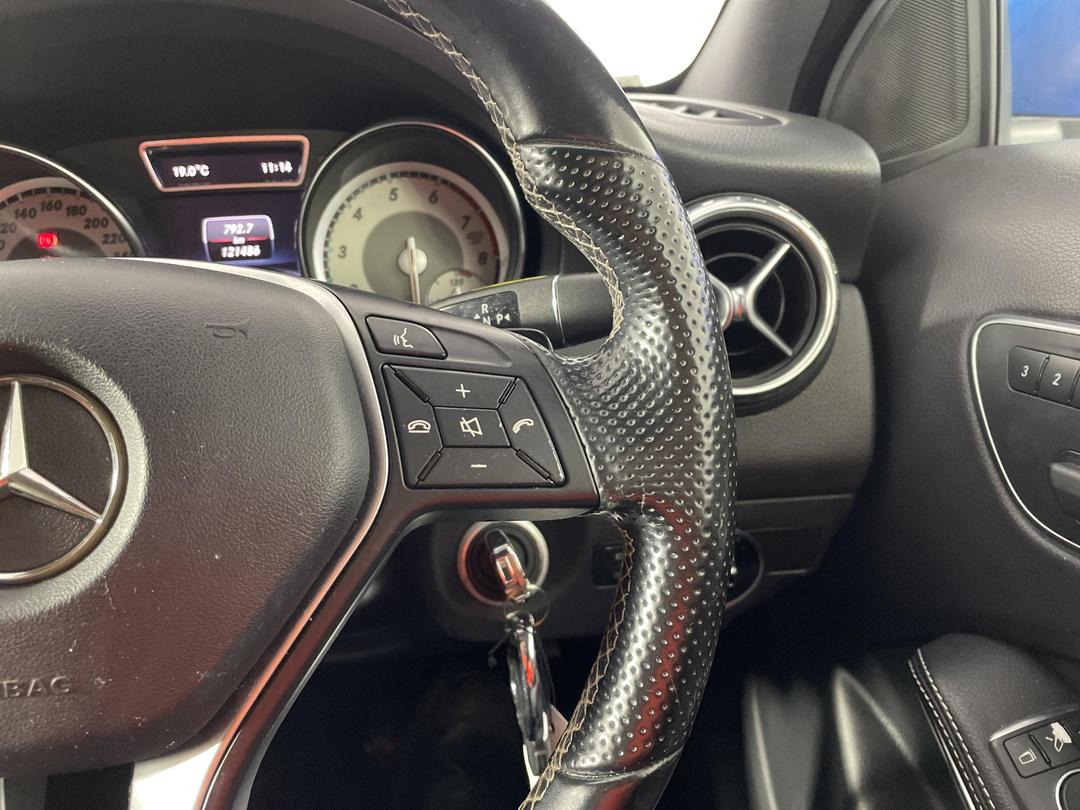 Photo '28' of Mercedes-Benz GLA180