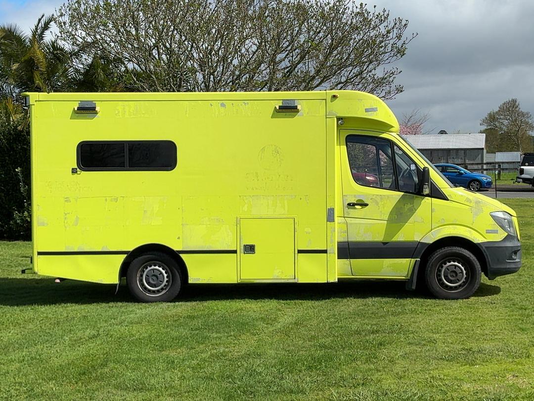 Photo '3' of Mercedes-Benz Sprinter C/C 319 CDI 3665 S Ambulance