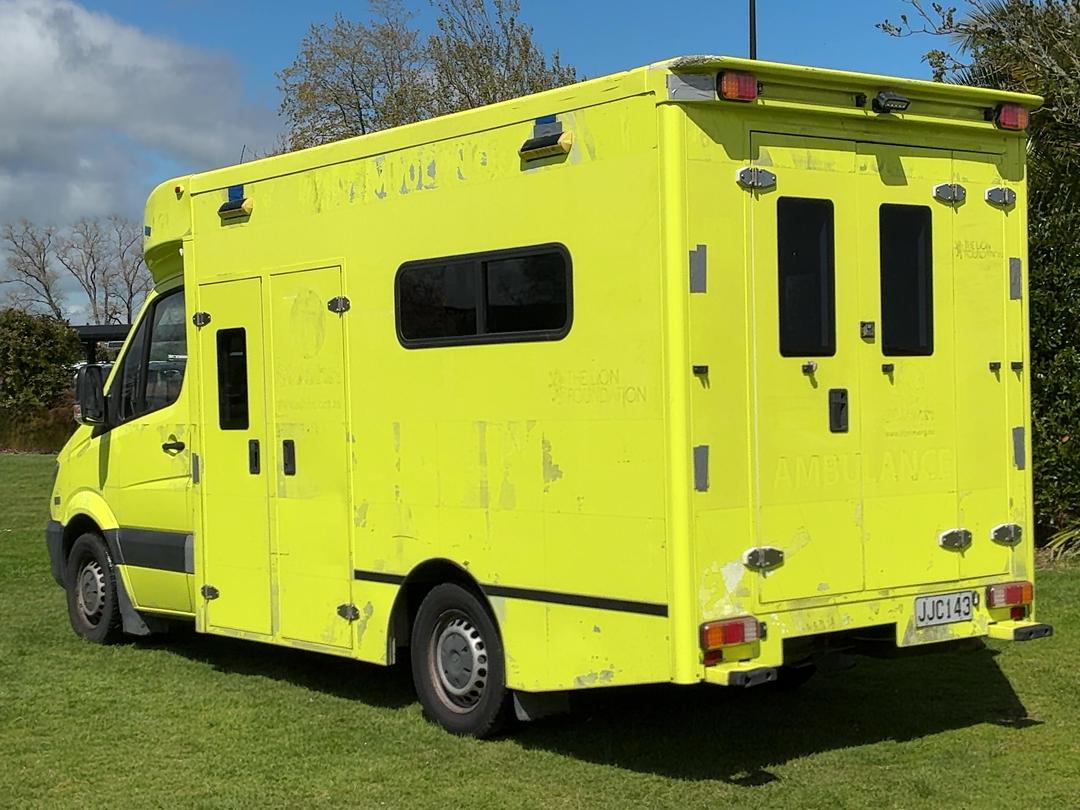 Photo '9' of Mercedes-Benz Sprinter C/C 319 CDI 3665 S Ambulance