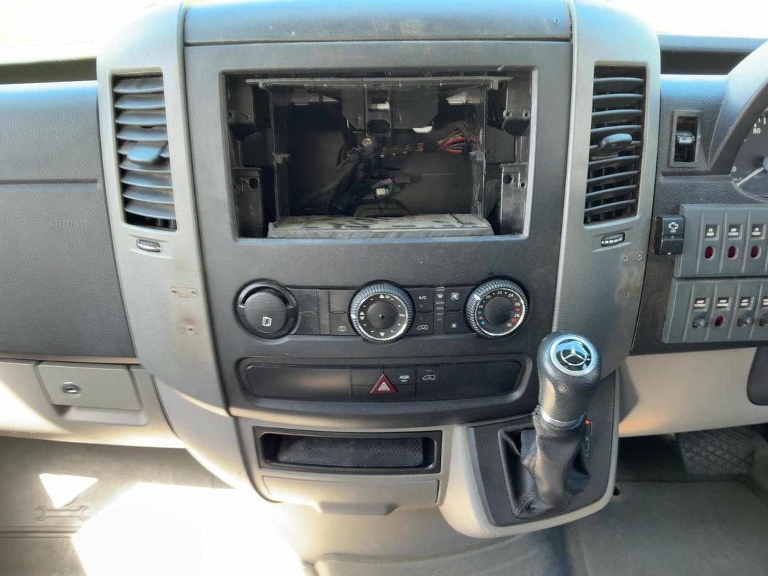 Photo '18' of Mercedes-Benz Sprinter C/C 319 CDI 3665 S Ambulance