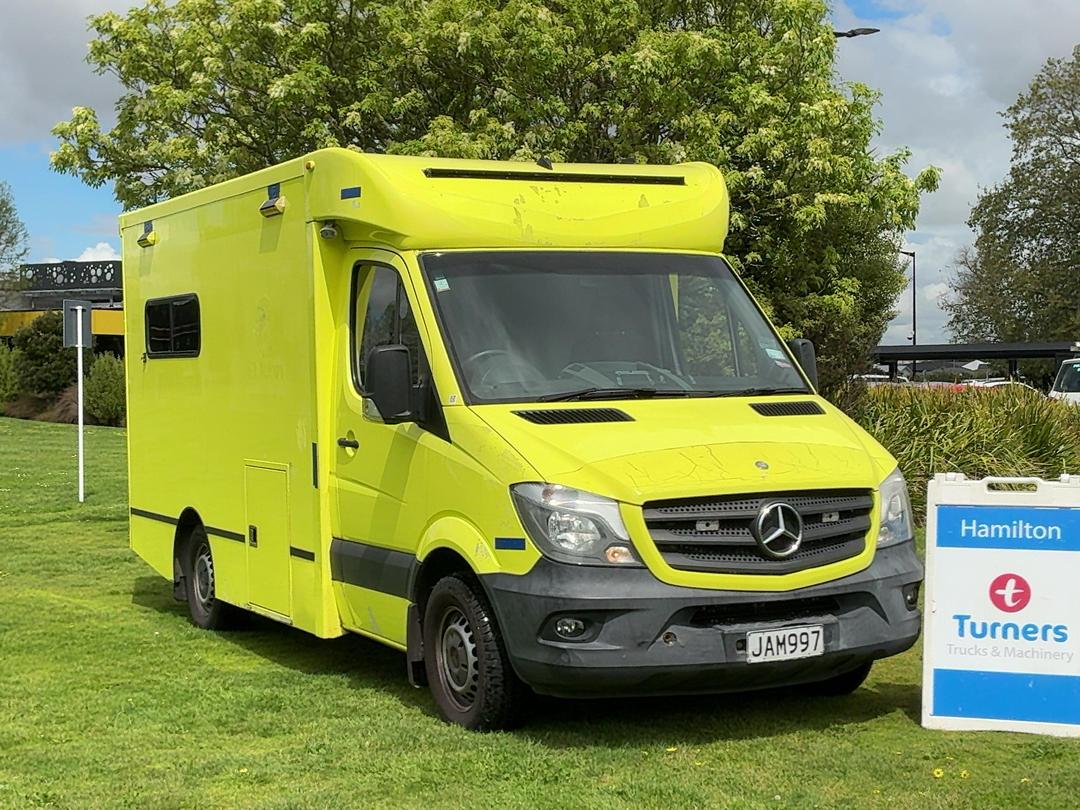 Photo '1' of Mercedes-Benz Sprinter C/C 319 CDI 3665 S Ambulance