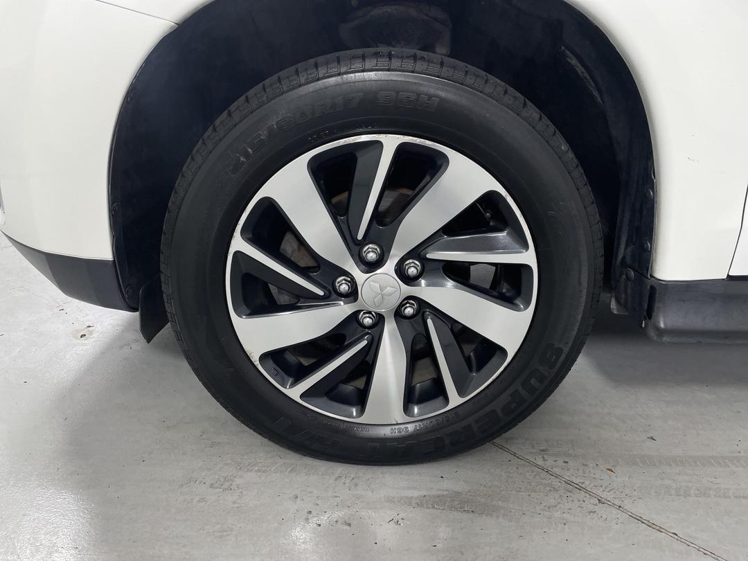 Photo '10' of Mitsubishi ASX