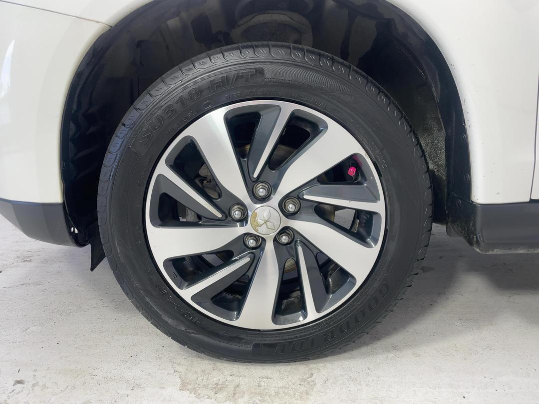Photo '10' of Mitsubishi ASX