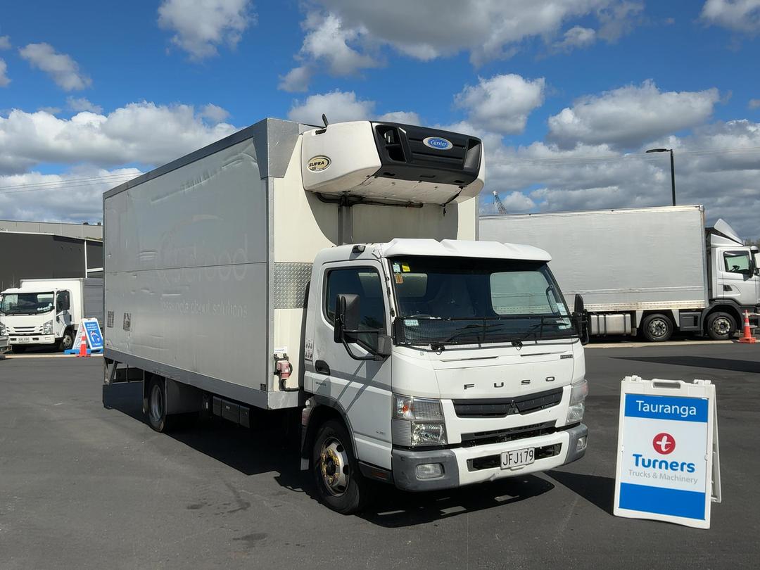Photo '1' of Mitsubishi Fuso Canter FEC85H2 EURO 5 Chiller