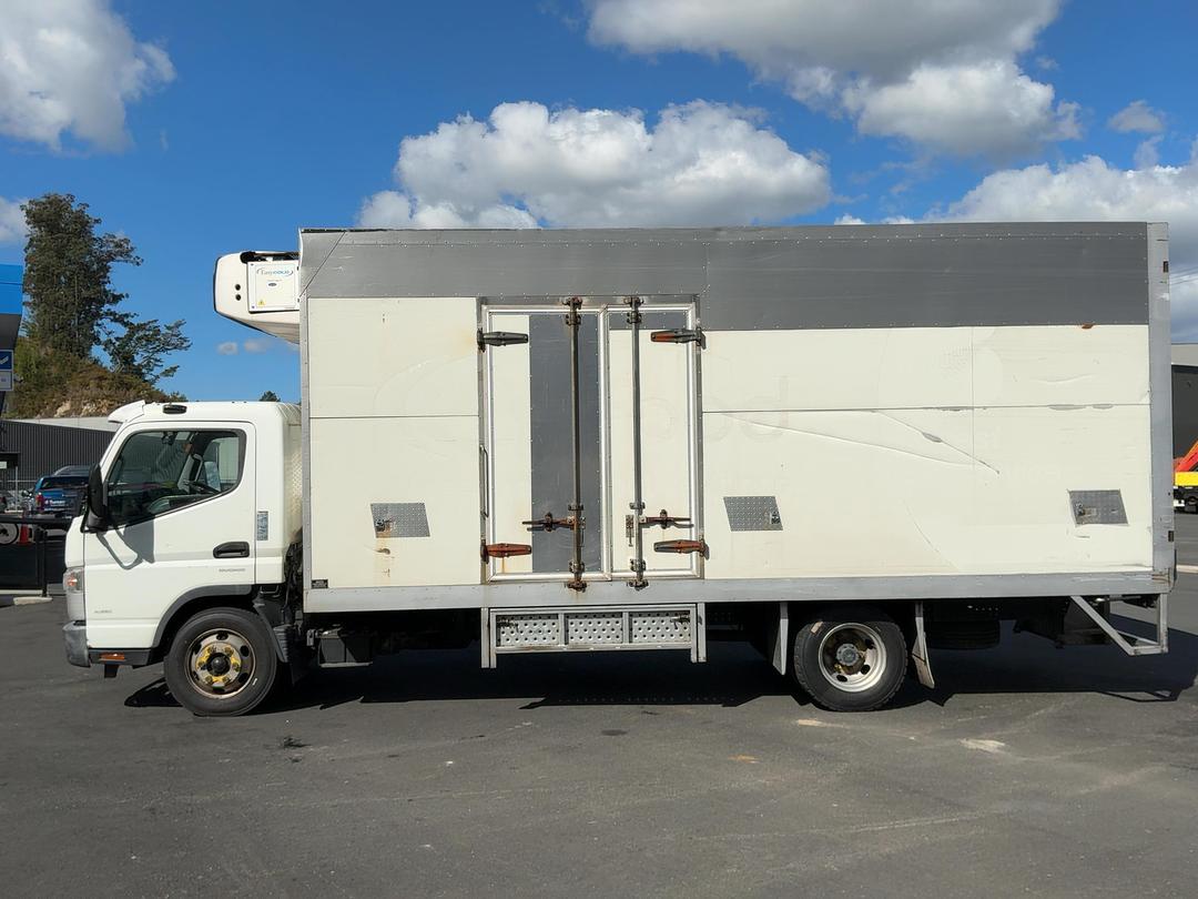 Photo '8' of Mitsubishi Fuso Canter FEC85H2 EURO 5 Chiller