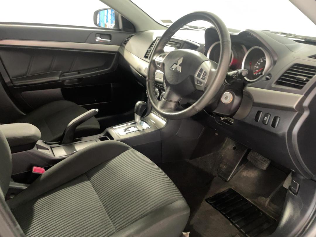 Photo '16' of Mitsubishi Lancer