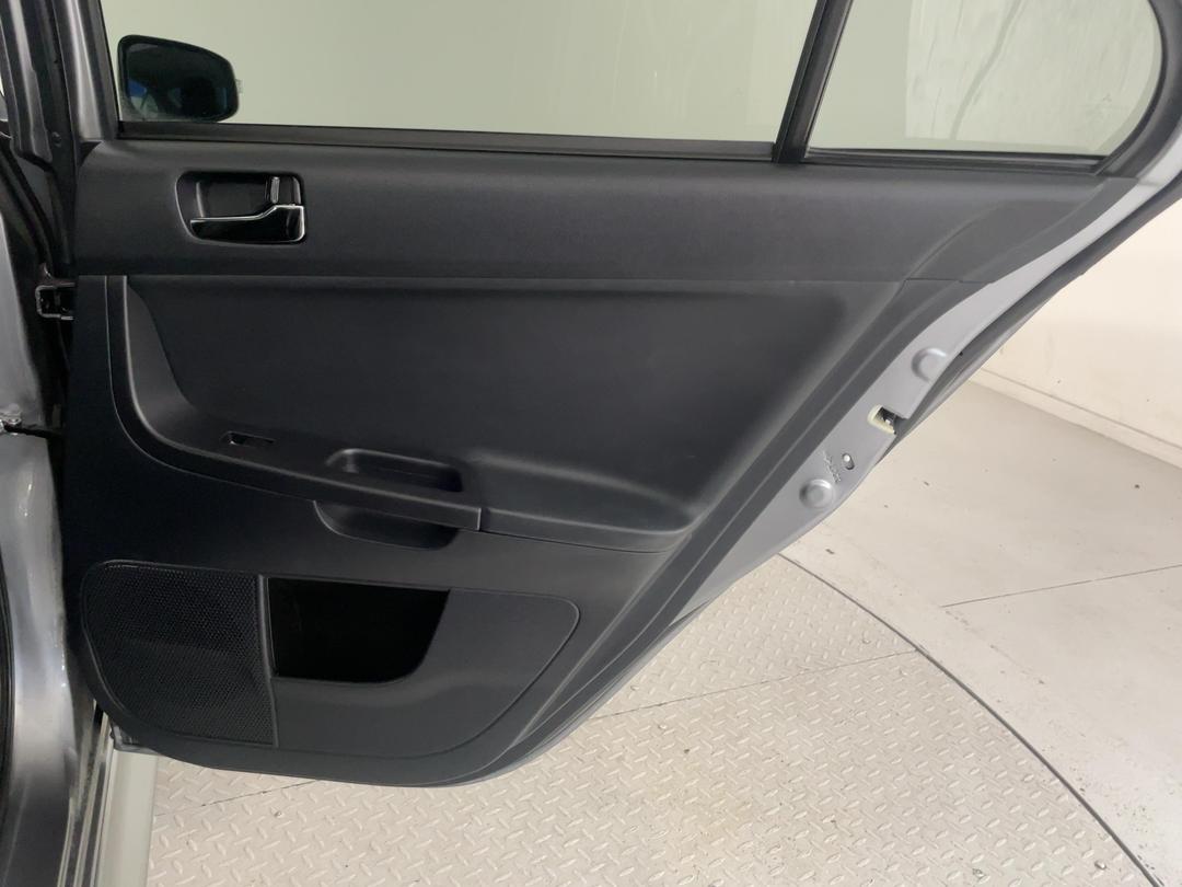 Photo '19' of Mitsubishi Lancer