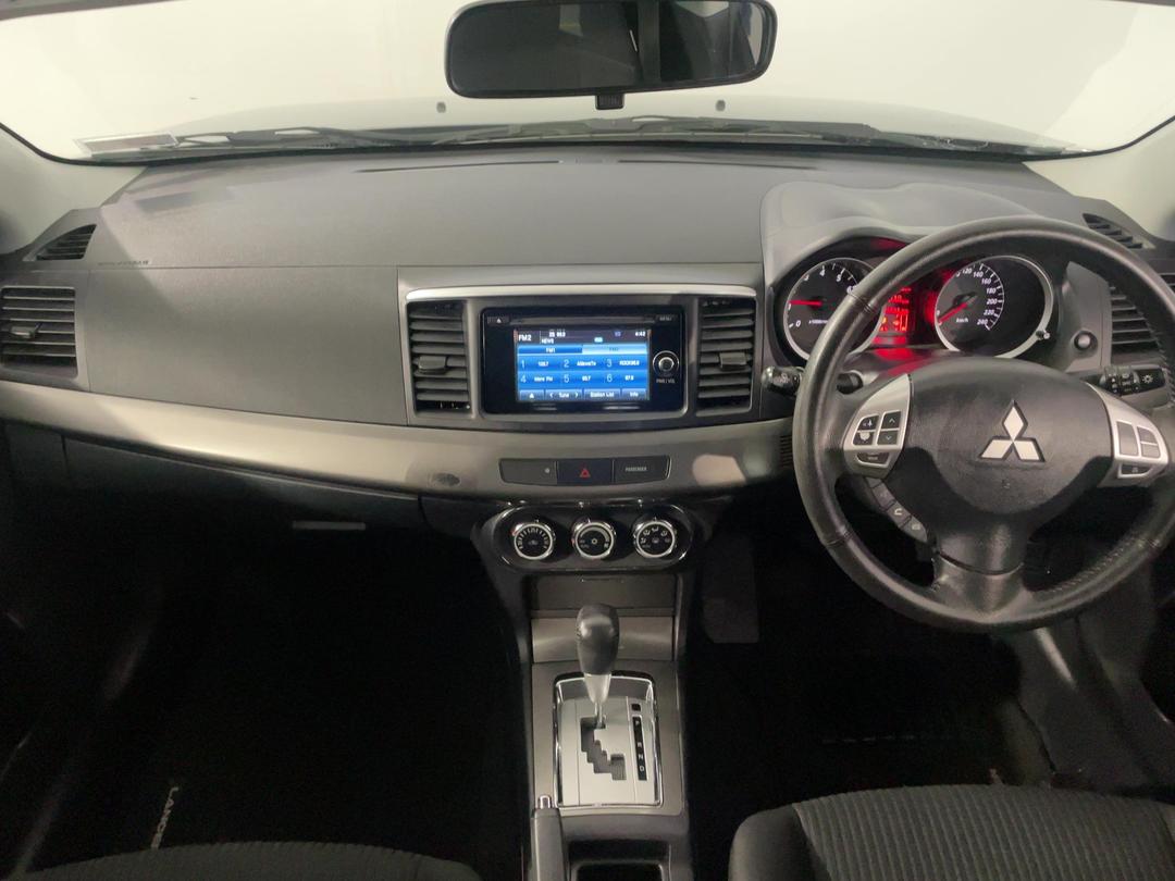 Photo '17' of Mitsubishi Lancer