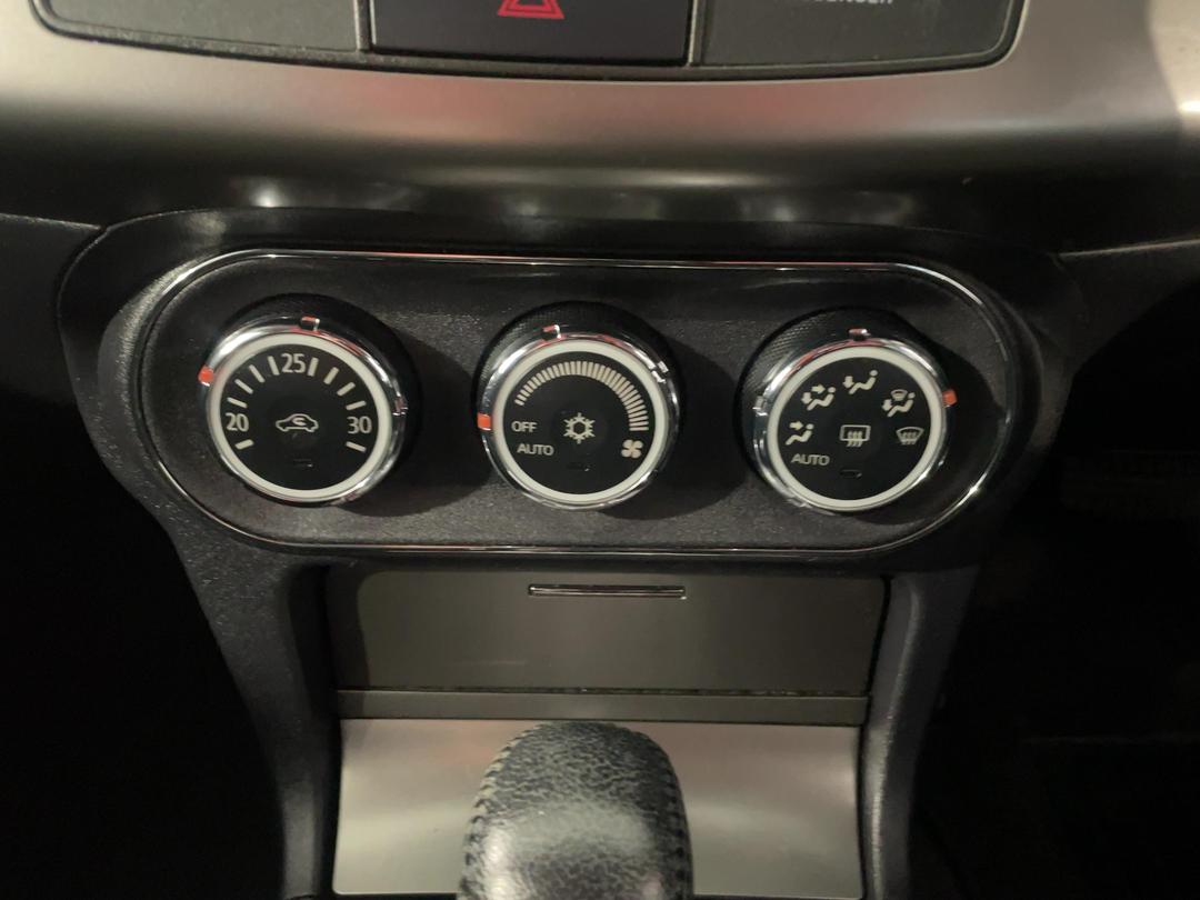 Photo '24' of Mitsubishi Lancer