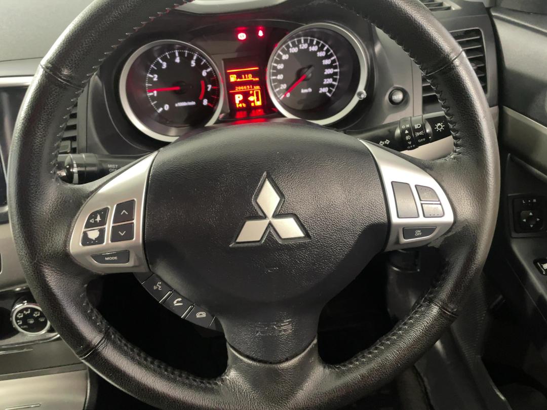 Photo '25' of Mitsubishi Lancer