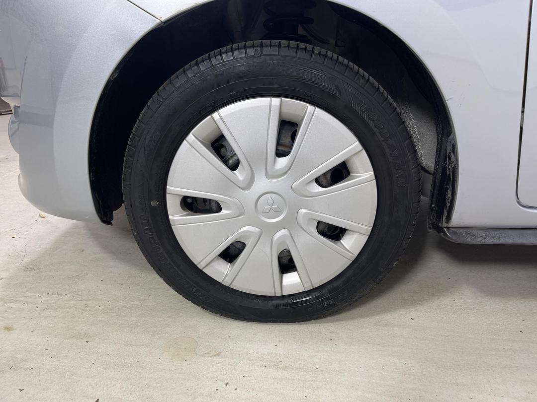 Photo '10' of Mitsubishi Mirage