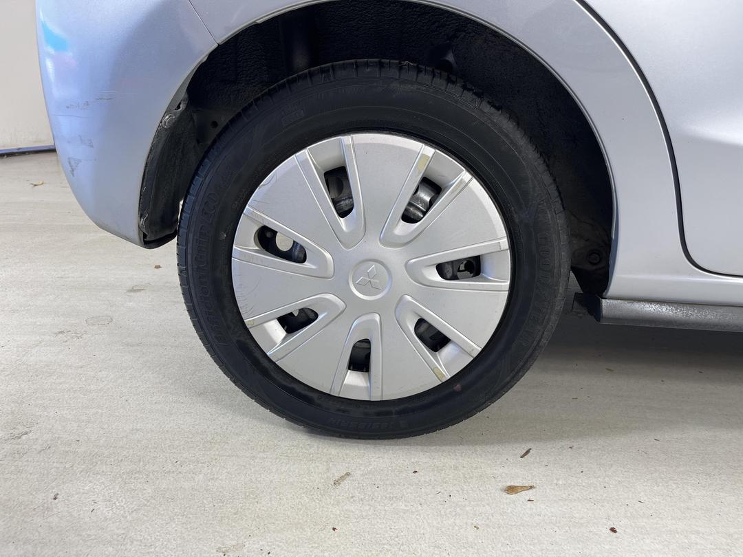 Photo '12' of Mitsubishi Mirage