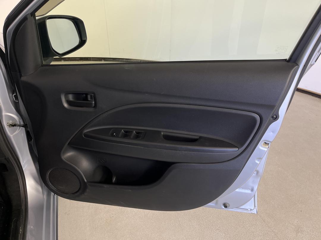 Photo '15' of Mitsubishi Mirage