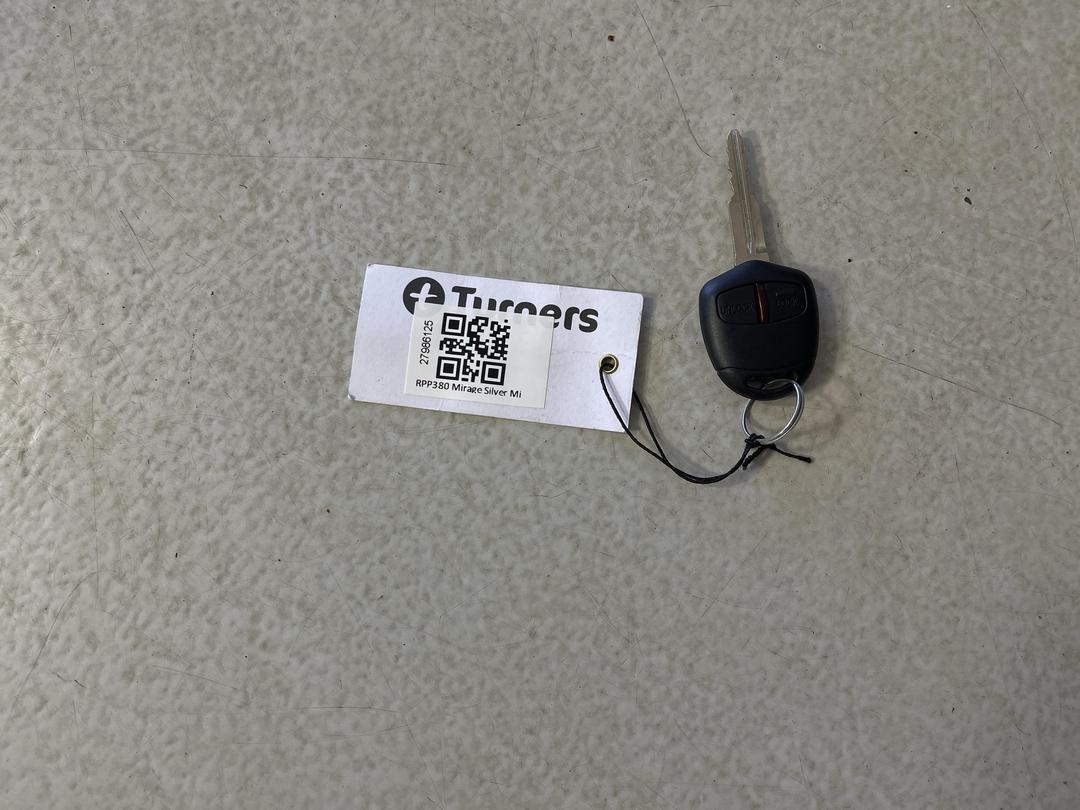 Photo '22' of Mitsubishi Mirage