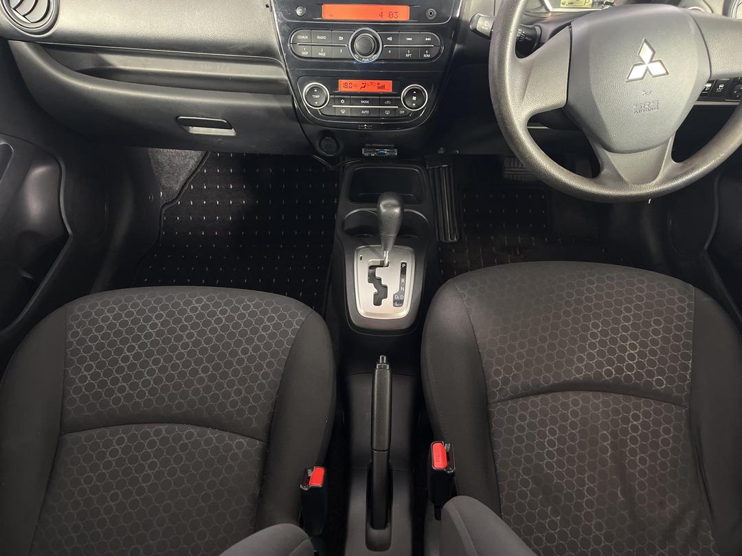 Photo '18' of Mitsubishi Mirage