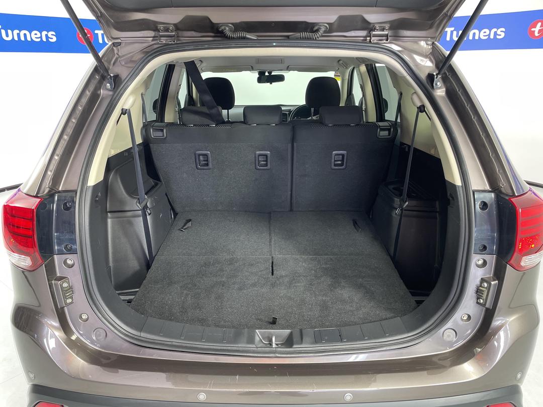 Photo '14' of Mitsubishi Outlander