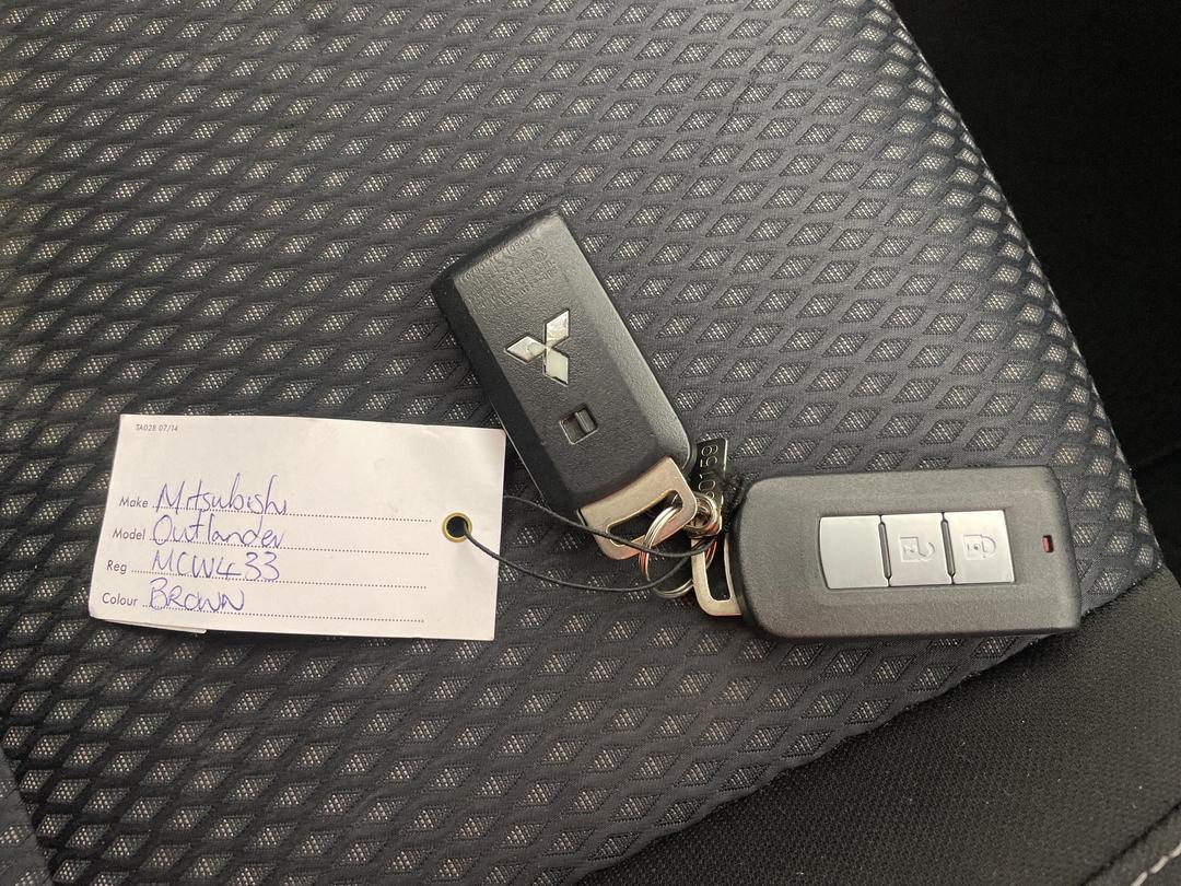 Photo '22' of Mitsubishi Outlander