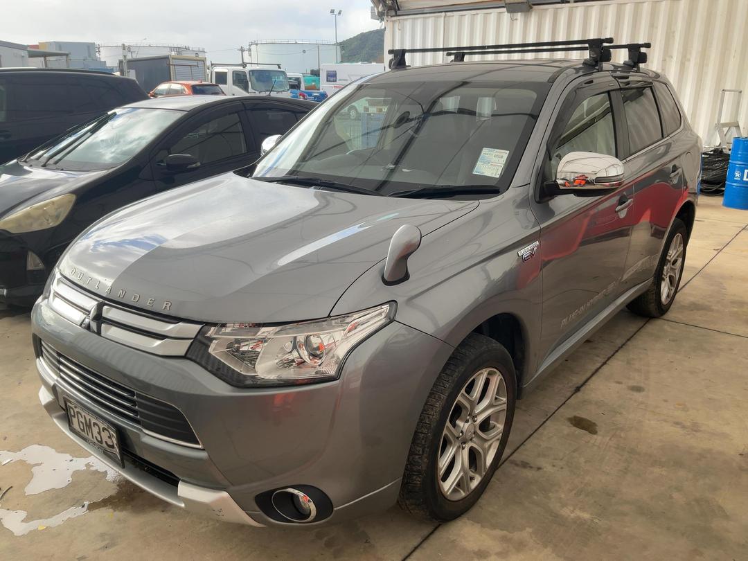 Photo '4' of Mitsubishi Outlander Phev