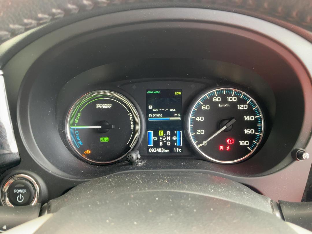 Photo '11' of Mitsubishi Outlander Phev