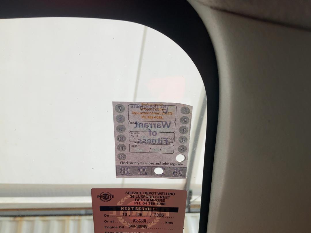 Photo '12' of Mitsubishi Outlander Phev