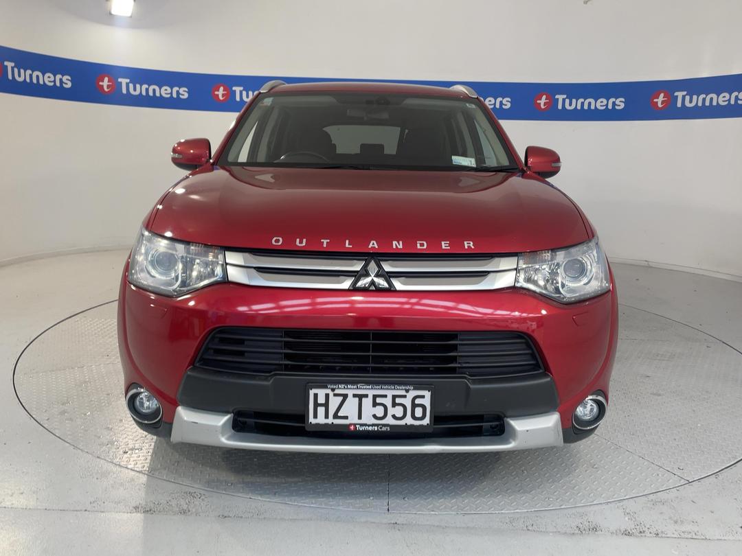 Photo '2' of Mitsubishi Outlander