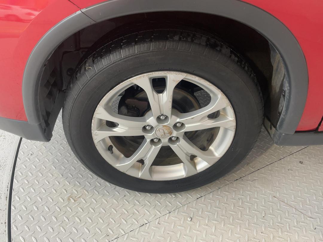 Photo '10' of Mitsubishi Outlander