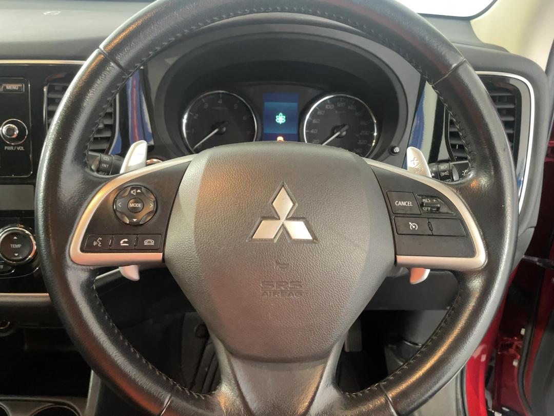 Photo '29' of Mitsubishi Outlander