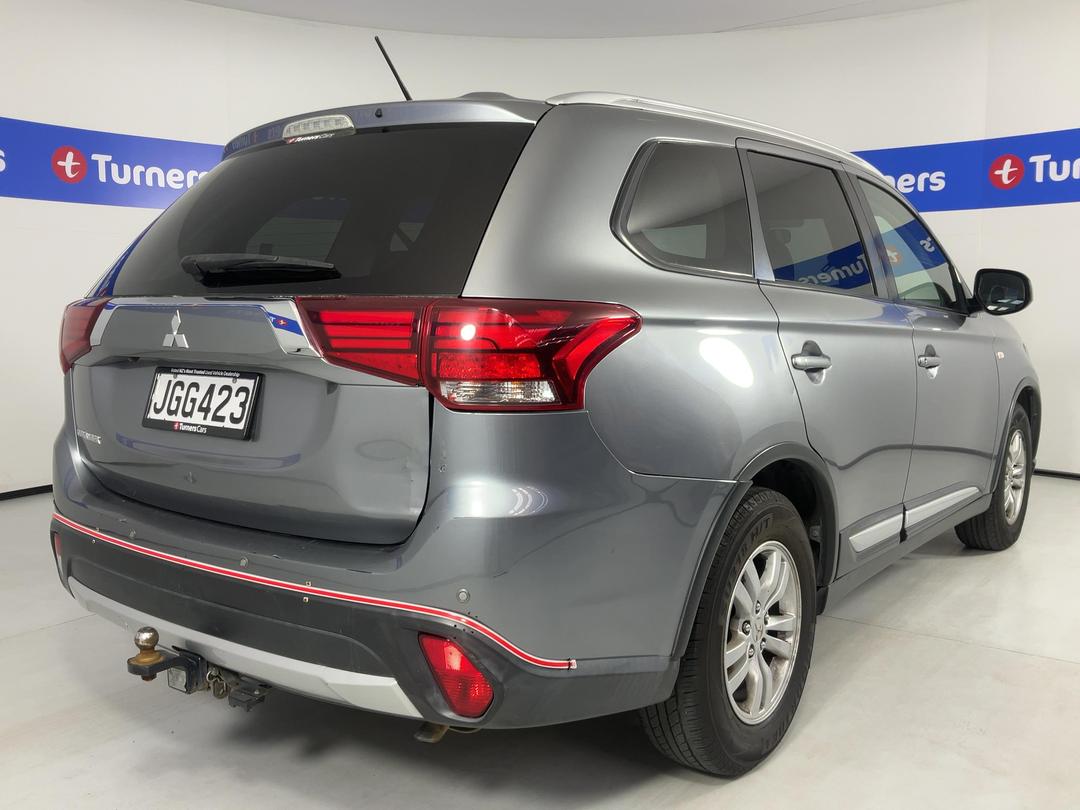 Photo '7' of Mitsubishi Outlander