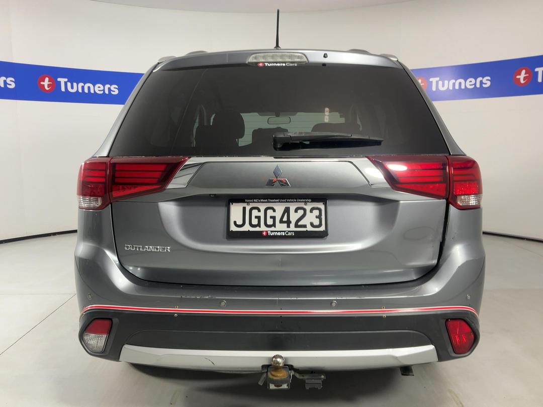 Photo '6' of Mitsubishi Outlander