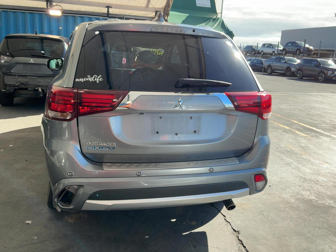 Photo '5' of Mitsubishi Outlander Photo '5' of Mitsubishi Outlander