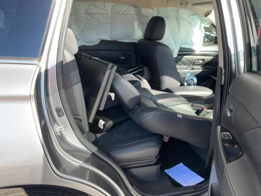 Photo '15' of Mitsubishi Outlander Photo '15' of Mitsubishi Outlander