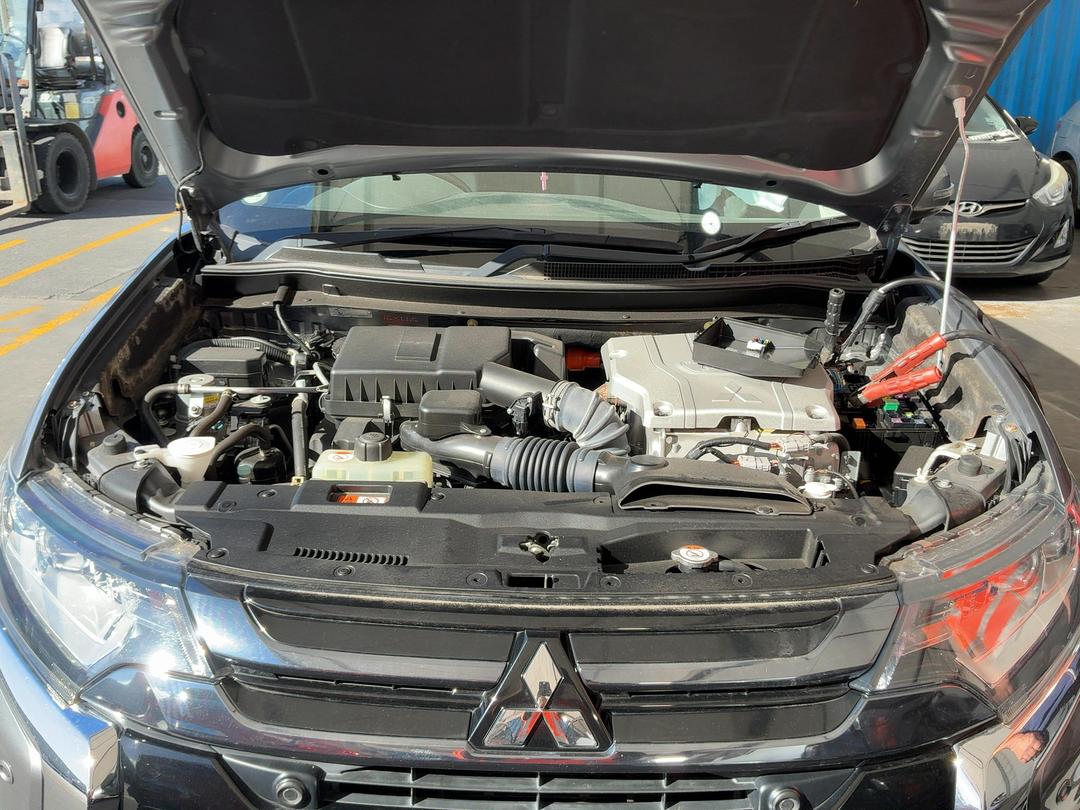 Photo '21' of Mitsubishi Outlander Photo '21' of Mitsubishi Outlander