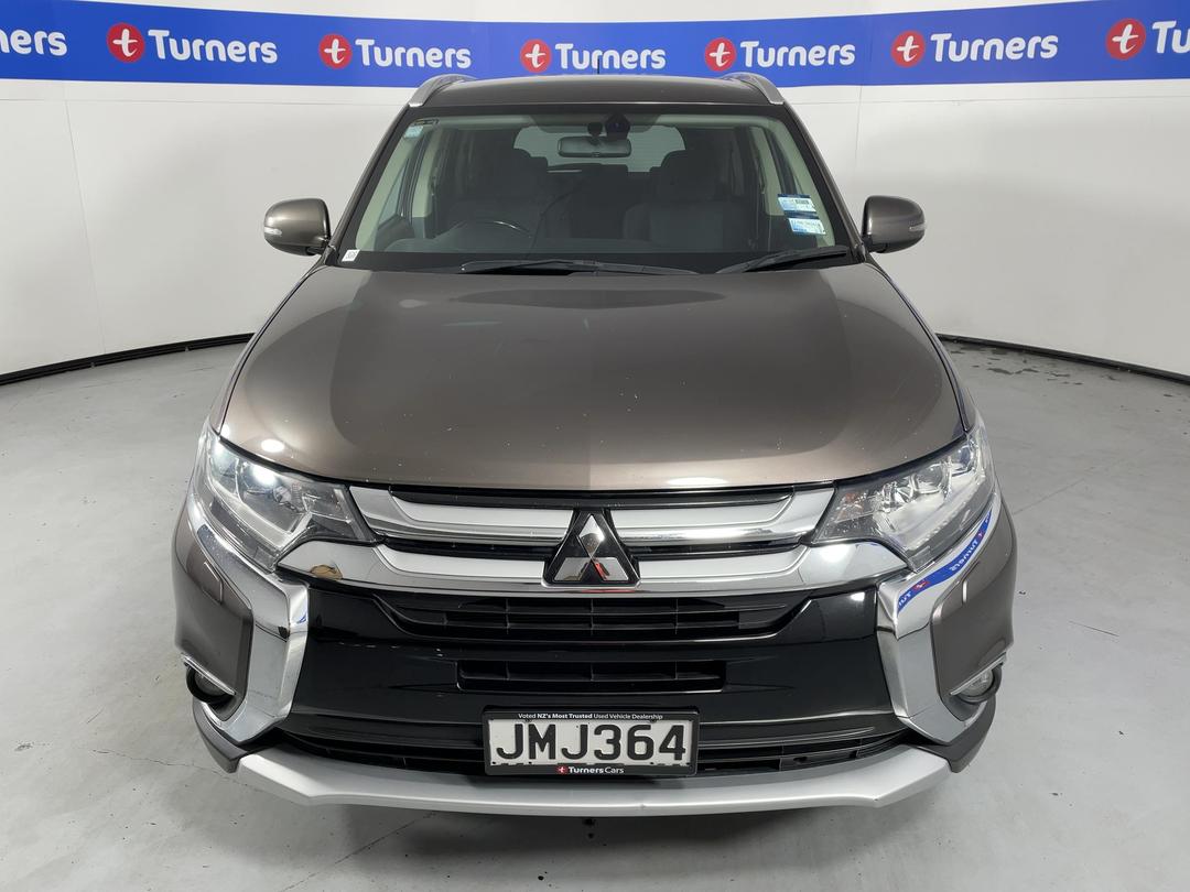 Photo '2' of Mitsubishi Outlander