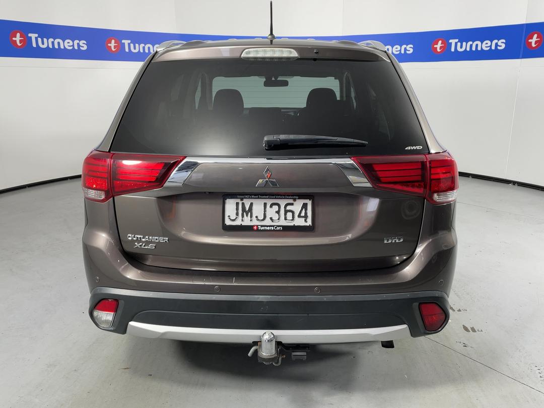 Photo '6' of Mitsubishi Outlander