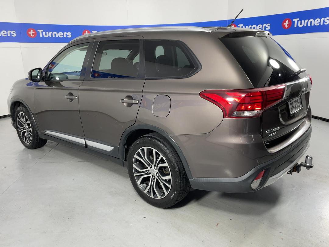 Photo '5' of Mitsubishi Outlander