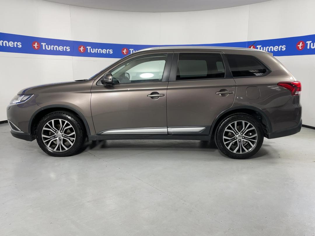 Photo '25' of Mitsubishi Outlander
