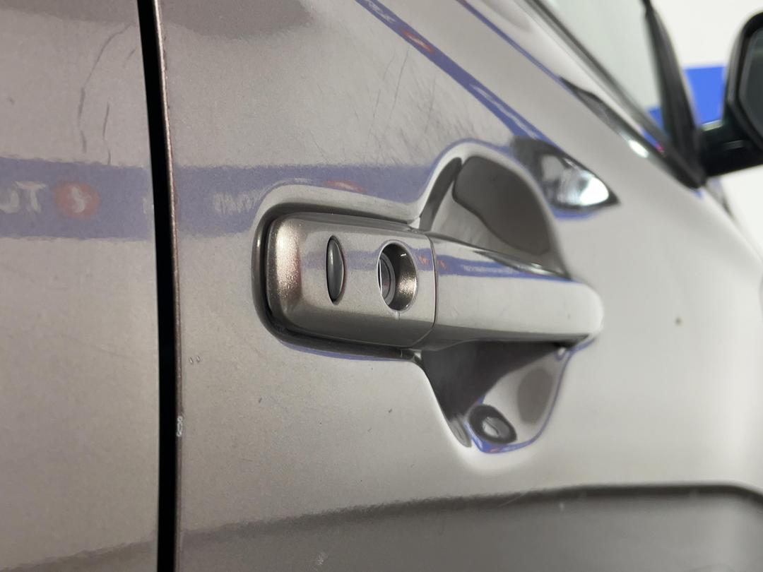 Photo '27' of Mitsubishi Outlander