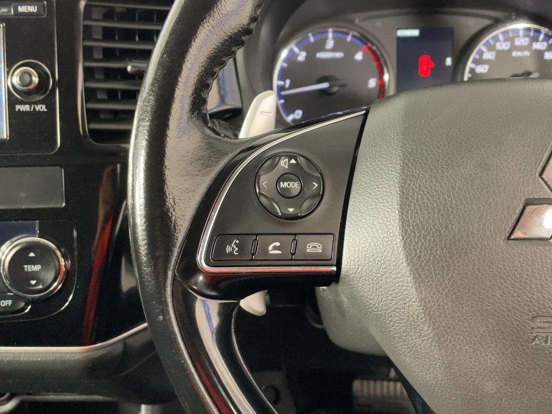 Photo '32' of Mitsubishi Outlander