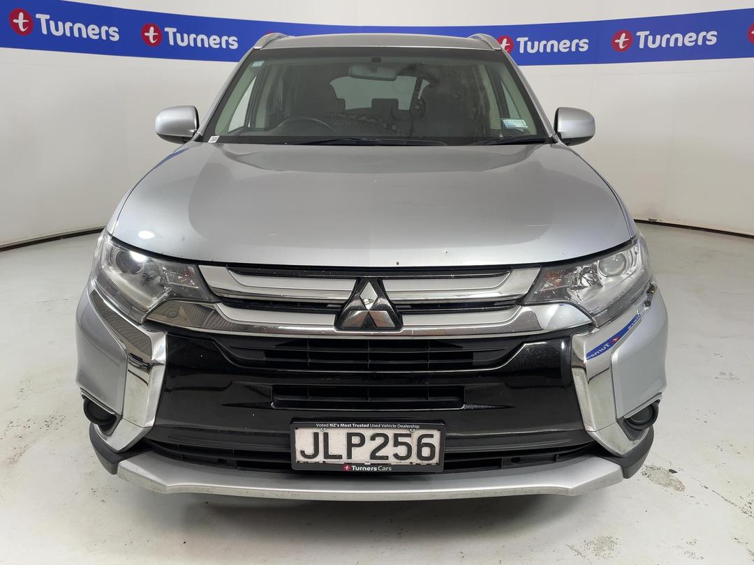 Photo '2' of Mitsubishi Outlander