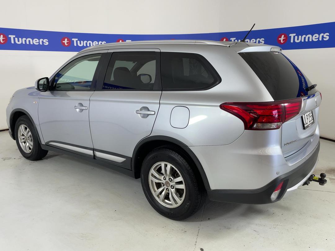 Photo '5' of Mitsubishi Outlander