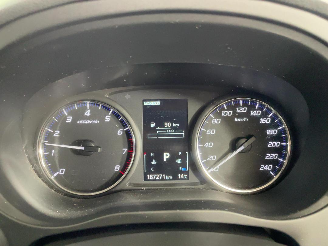 Photo '21' of Mitsubishi Outlander
