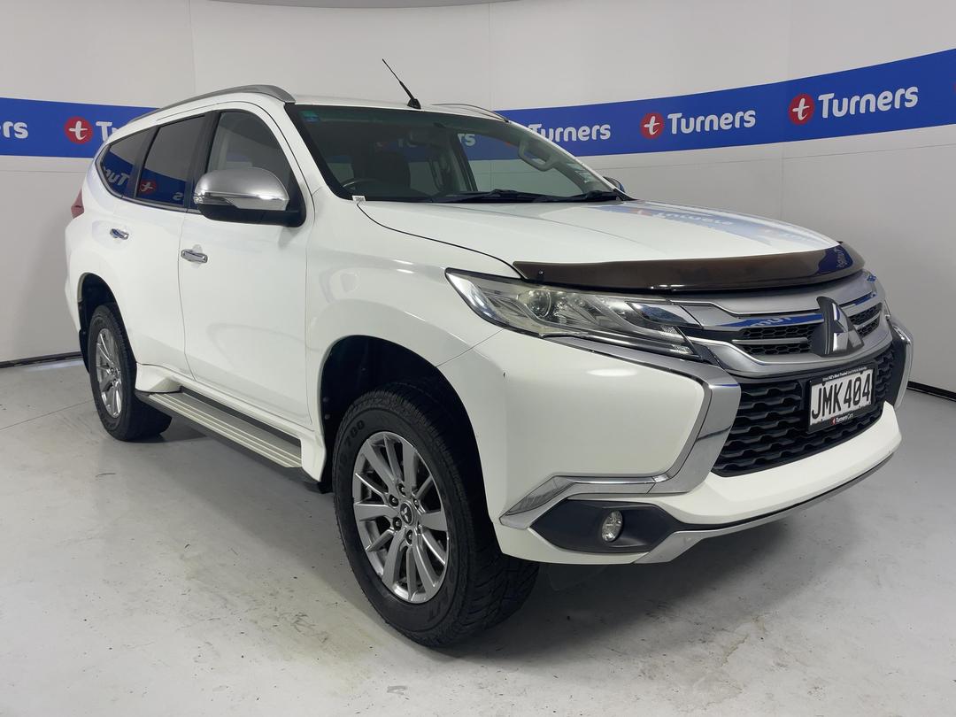 Photo '1' of Mitsubishi Pajero Sport