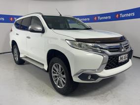 Photo '1' of Mitsubishi Pajero Sport