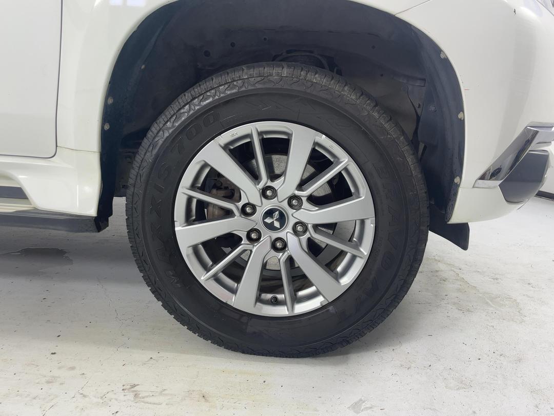 Photo '9' of Mitsubishi Pajero Sport